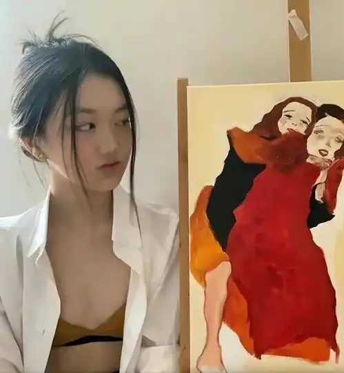 李嫣真不像16岁的高中生,穿衣风格太豪放,衬衣敞开穿秀出马甲线