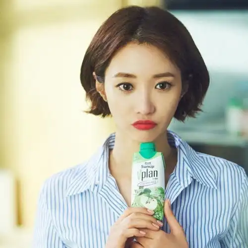 连贝克汉姆小女儿小七剪短发了宋慧乔高俊熙的短发也太美了