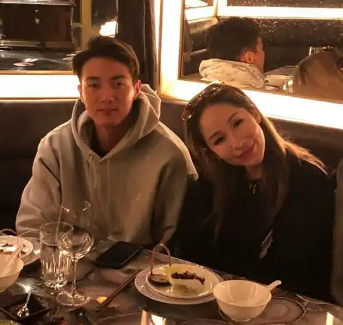 16岁的头像女生可爱萌黄