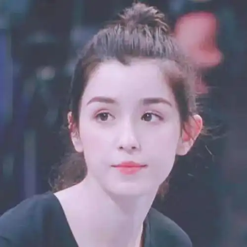 新疆再出一位高颜值女星网友直言美过热巴,新疆美人真是难分胜负