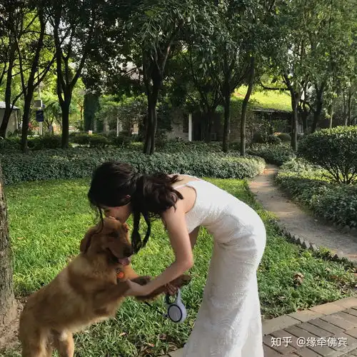 高中时素颜就好看的女生长大化妆后岂不是逆天吗