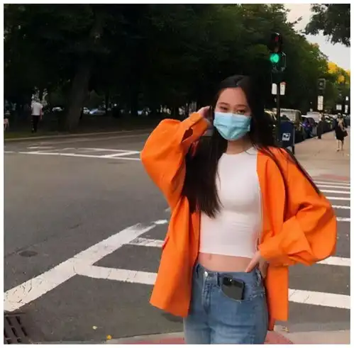 利智女儿晒照,cos蛇精浓妆却不做作,笑容吸晴长相出众