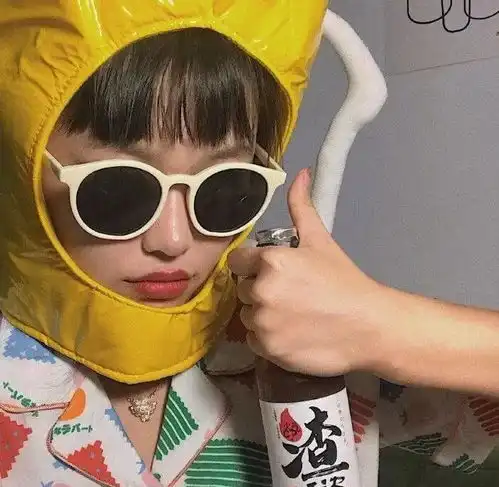 可爱系列女生头像千山万水,繁星万千不及你眉眼半分