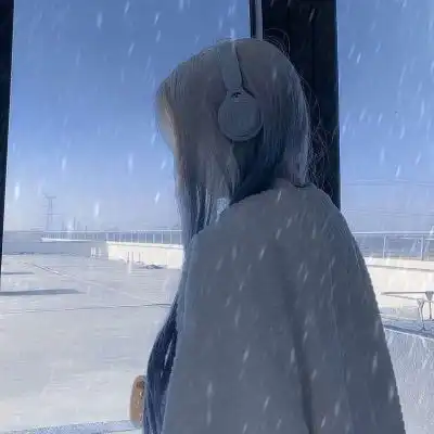 高冷女生头像黑白背影韩