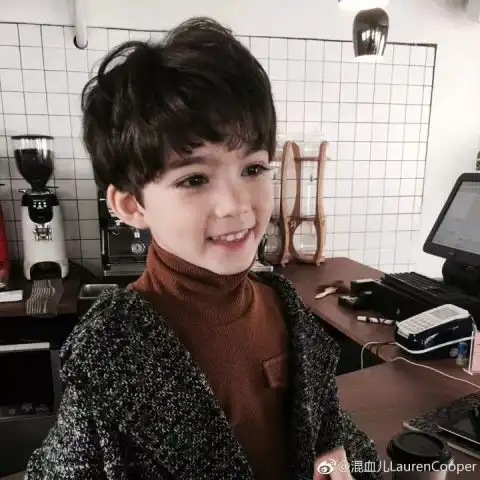 有没有谁让你感叹世界上怎么会有如此好看的人