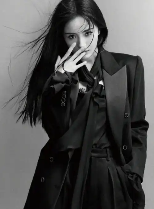杨幂路透照公开,仙女范令刘亦菲叹服,不愧是古装第一美人