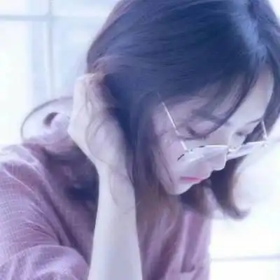 暗黑高冷头像女背影真人