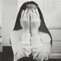 qq有个性的女生黑白头像霸气很野眼泪是没有颜色的血