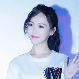 懵眼妆水光唇柔美卷唐嫣的扮美手段可真多