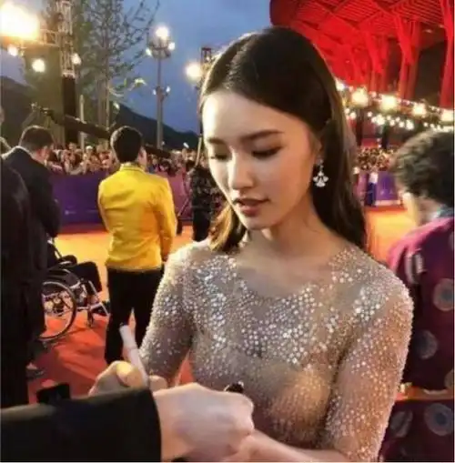 生图下的刘涛自信满满,热巴360度无死角,刘诗诗最让人惊艳