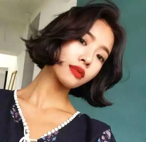 短发发型头像女
