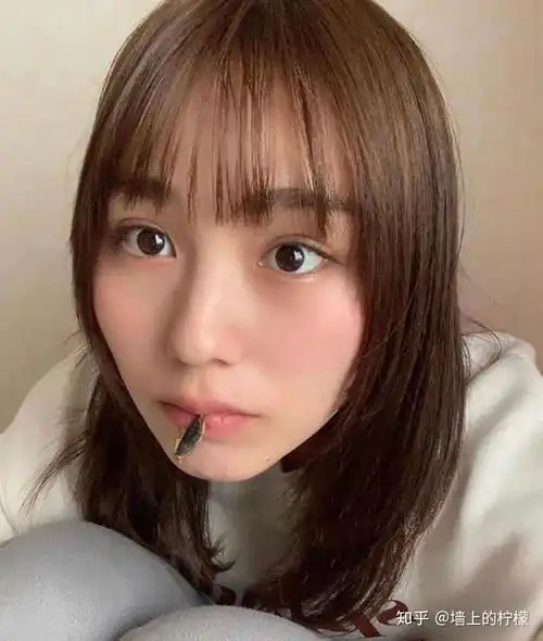 日本清纯美女护士家养300只昆虫,自己做自己吃简直了