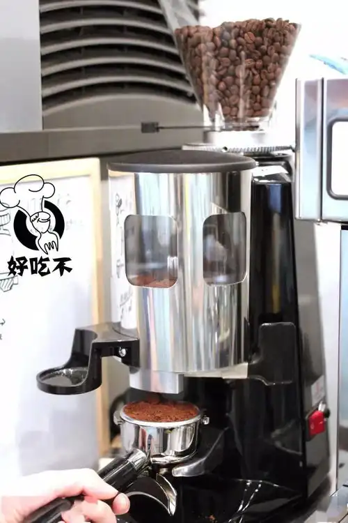 美炸纽约最圣诞范儿的奶茶新宠呆萌雪人杯米妮玻璃房,少女心爆棚