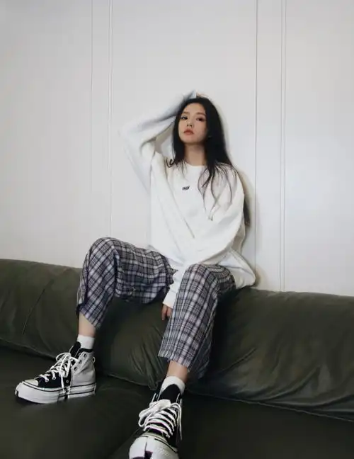 林允太有少女感了,每套私服都能让人心动,清新明丽美到骨子里
