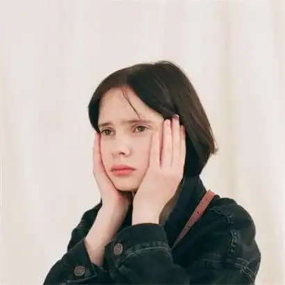 2020好看ins风欧美女生头像,微微的笑了太美丽了