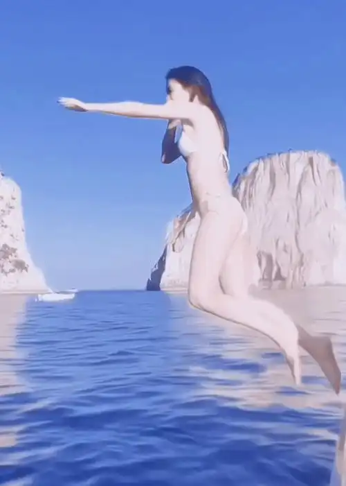 angelababy穿比基尼跳海大长腿吸睛震撼蜜桃般身材引人瞩目