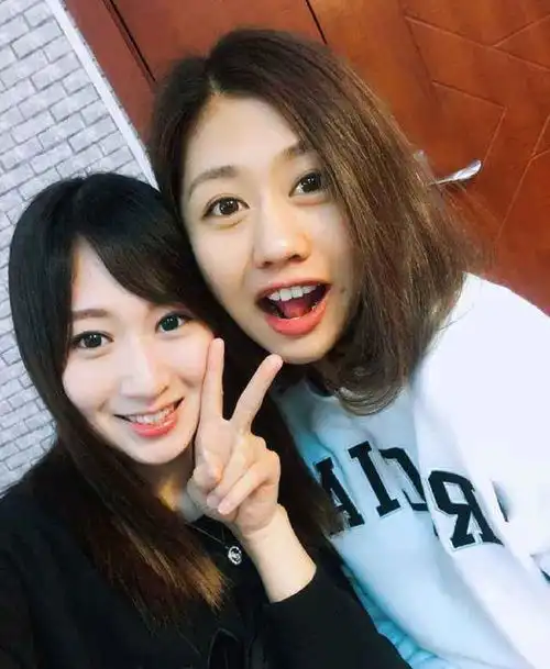 中国排球女神家住四合院,28岁身材傲人亭亭玉立,腰间纹身引争议