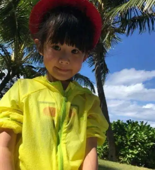 网传陆毅三胎儿子曝光,长相超像鲍蕾贝儿,工作人员代否认谣言