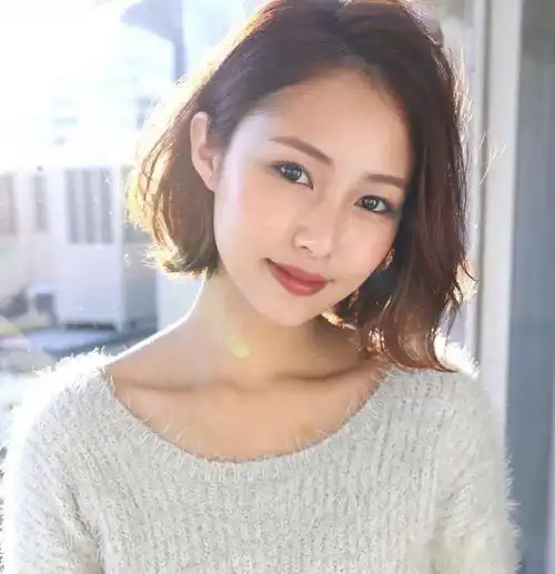 如何拥有高级感的发型从气质中长发微卷发,看极具美人范的发型