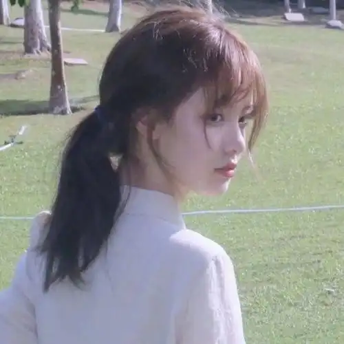 可爱女生头像真人不露脸