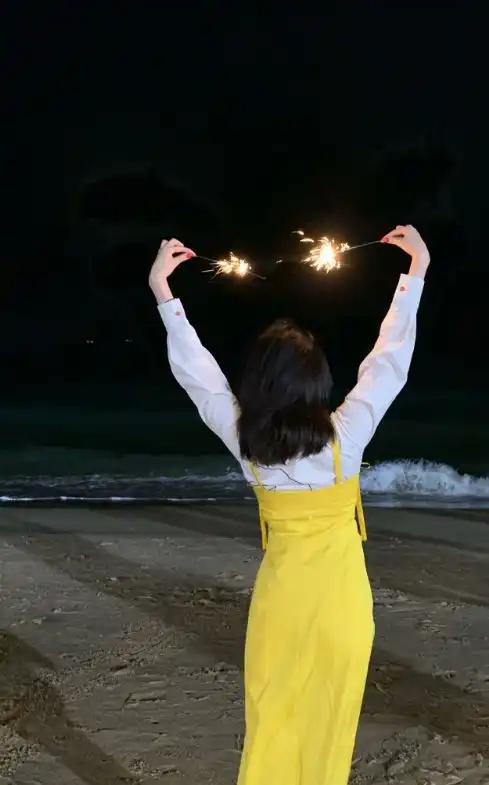 微信头像女生背影唯美黑