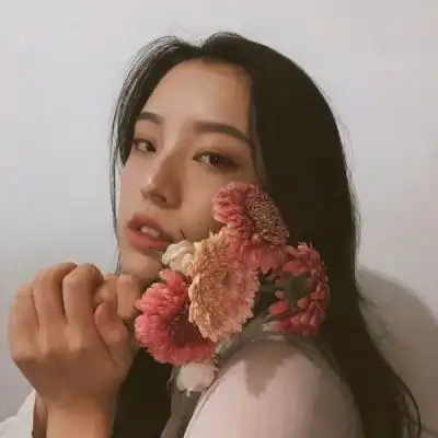 江孑ins唯美时尚气质魅力风拿花女生头像我要个性网