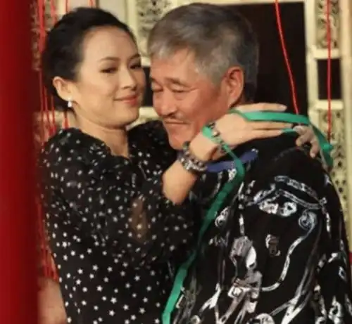 赵本山辉煌时期到底有多强怀中抱美人都不算什么,最后一张图才叫霸气