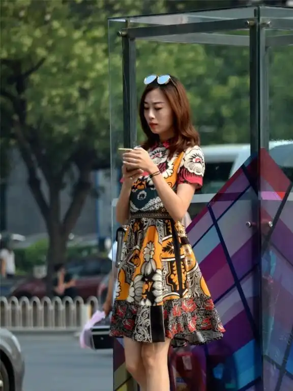 连衣裙显你淑女的气质,舒适大方呈现别具一格的美