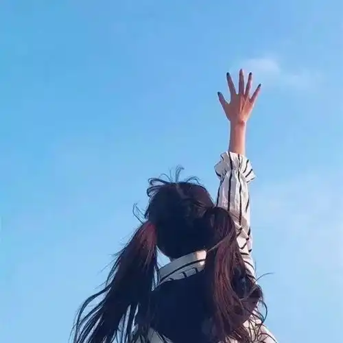 冬天女头像背影猎神