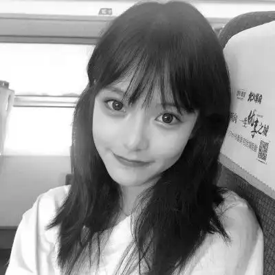 时尚的女生黑白头像,本凉薄之人何必放心上