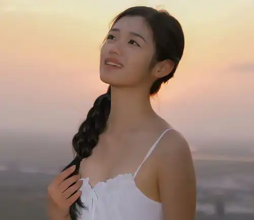 于正新签女艺人了,会捧成下个白鹿吗看照片被指撞脸多位女演员