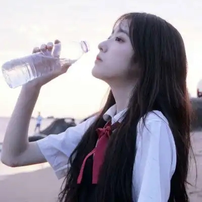 清纯高冷女生头像侧脸真实同一人多张