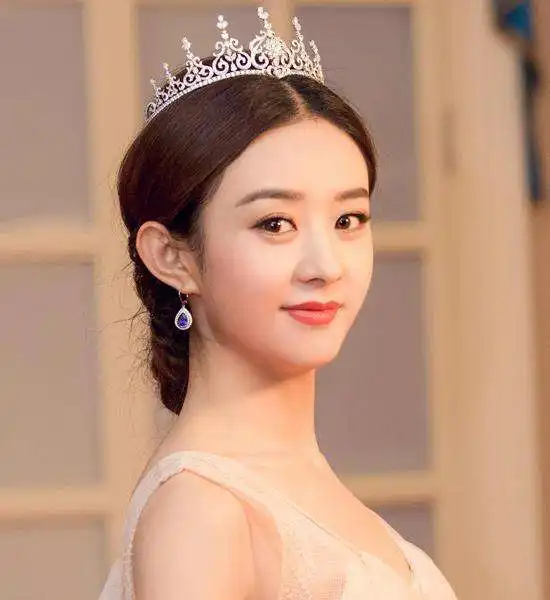 天生丽质还是后天美女赵丽颖旧照曝出,是否整容一看便知