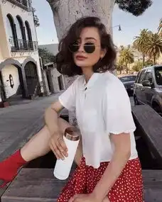 这款卷发时髦显脸小,美到没朋友