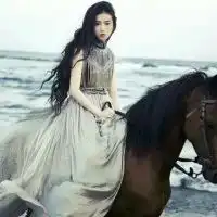 一袭长裙,等你来娶