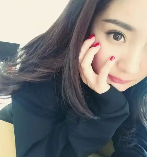 托腮的杨幂其实也有小心机,许晴捂脸一秒减龄,熊黛林却