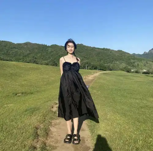 看了这些女明星的衣柜,才知道什么是时髦复古风