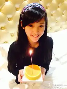 12岁女生秀成熟自拍盘点中外逆天早熟妹子