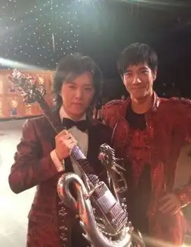 王力宏炒作宏迪恋曾害双j分手