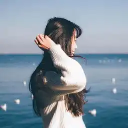 女生手拿花唯美图片头像