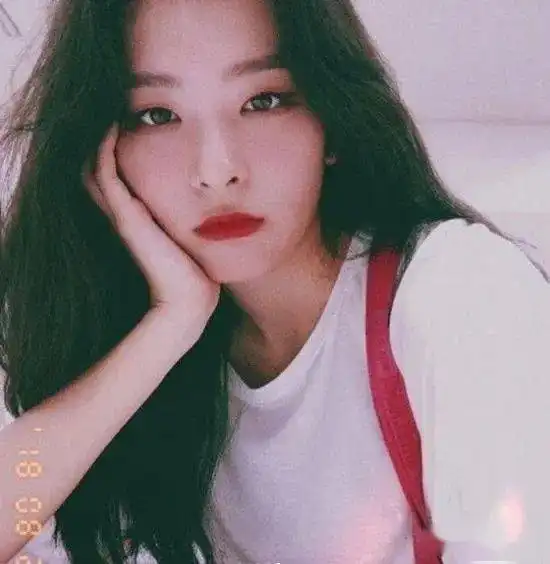 整个人的氛围感真的好高级的女团爱豆