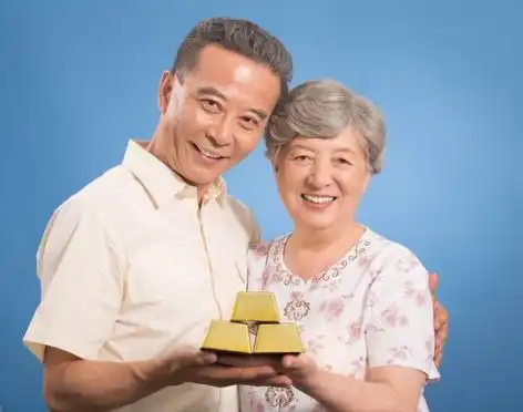 人到晚年,金钱和儿女哪个靠得住3个退休老人道出实情,很扎心