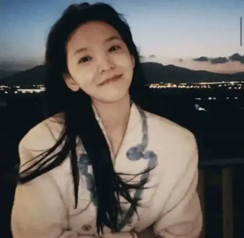 女生头像已经没啥情绪了无感状态