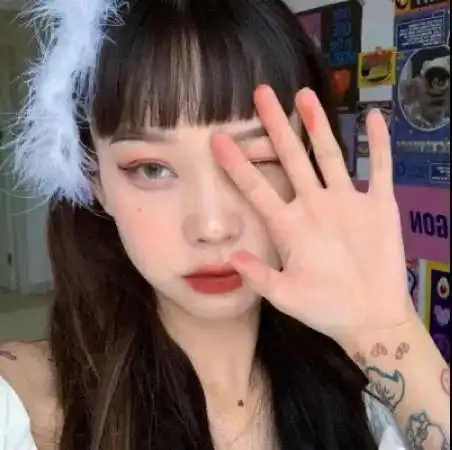 诱人美艳的超高冷女头像女神必备可爱点