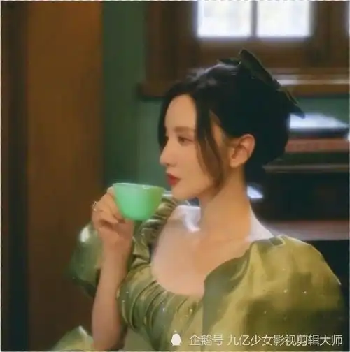 博之夜女星迪丽热巴首次短发,谋女郎集体黄色,贾玲很随意
