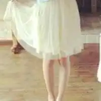 求制作姐妹头像的背景图越多越好最好是34人的谢谢急求