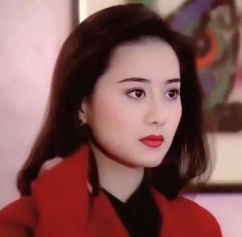 琼瑶女郎陈德容因9岁照片被星探挖掘,嫁入豪门后事业受挫