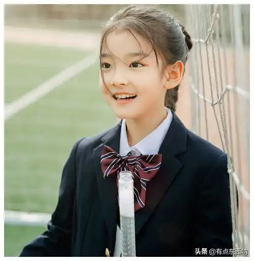 普普短发已经够好看了,看到她长发的样子,美得像漫画少女