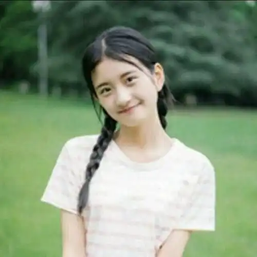 10岁的小女生该怎么穿显得活泼可爱