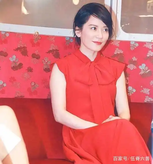 高级脸又见高级脸俞飞鸿袁泉同框,网友想看淑女的品格